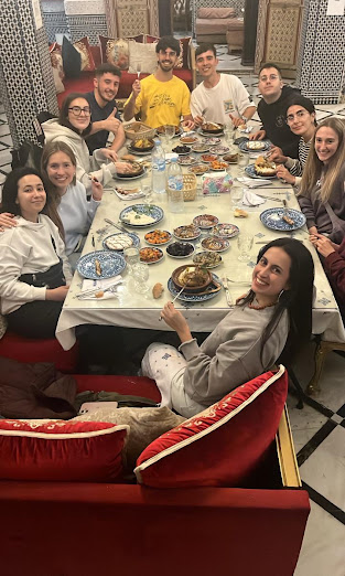 Plats et table du restaurant du Riad Fès Bab Rcif 7